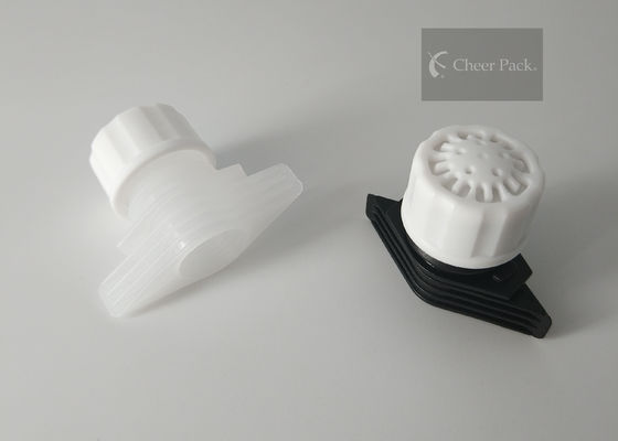 Nefes alabilen 16mm Çıkış Kapağı PE Malzeme Beyaz Siyah Renk Enjeksiyon Modeli