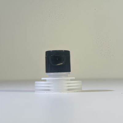 Esnek sanitizer ve kozmetik ambalajı için 16 mm çıkışlı taşınabilir ve dayanıklı 3 mm Flip Top vida kapağı