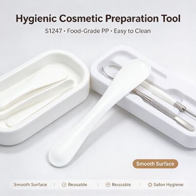 S1247 Güzellik Salonu için Gıda Sınıfı PP Kozmetik Karıştırma Spatulası. Maske tozu ve güzellik kremi pastası karıştırmak için idealdir. Güzellik salonları, spa stüdyoları ve ev DIY cilt bakımı için mükemmeldir. Toptan satılabilir.